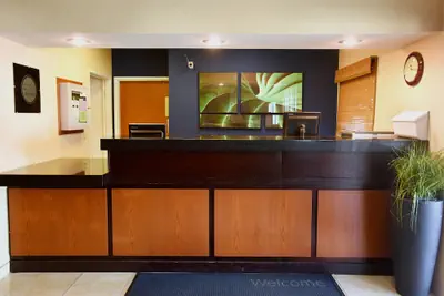 Photo 3 - AmericInn by Wyndham Topeka