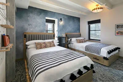 Photo 4 - The Wayfarer Downtown LA, Tapestry Collection by Hilton