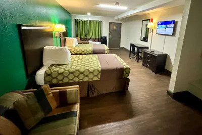 Photo 2 - Rodeway Inn Georgetown