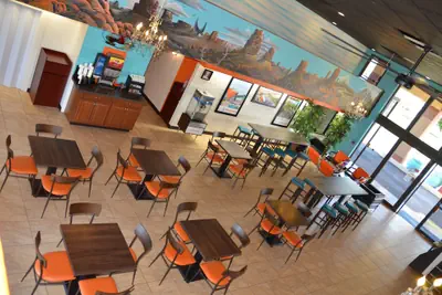 Photo 3 - Howard Johnson by Wyndham Yuma