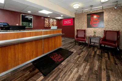 Photo 4 - Red Roof Inn Chicago - Lansing