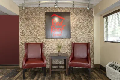 Photo 4 - Red Roof Inn Chicago - Lansing