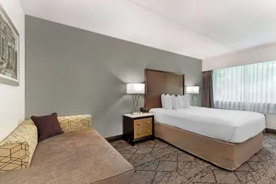 Photo 2 - Best Western Plus Longbranch Hotel & Convention Center