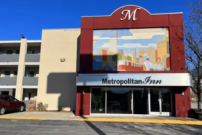 Photo 2 - The Metropolitan Inn