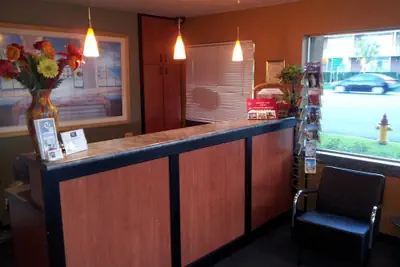 Photo 3 - The Metropolitan Inn