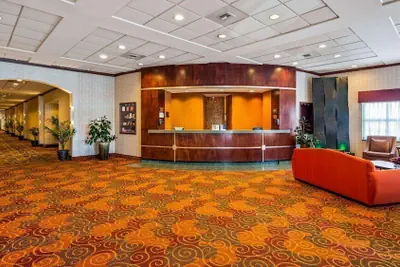 Photo 3 - Rock Island Inn & Suites Marshalltown