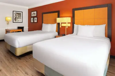Photo 2 - La Quinta Inn by Wyndham Pittsburgh Airport