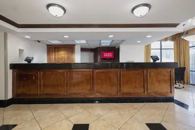 Photo 5 - Red Roof Inn & Suites Macon