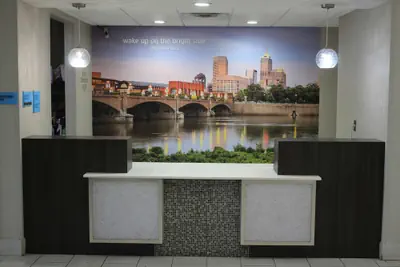 Photo 4 - La Quinta Inn & Suites by Wyndham Indianapolis Downtown