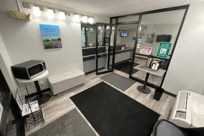 Photo 2 - Motel 6 Cedar Rapids, IA