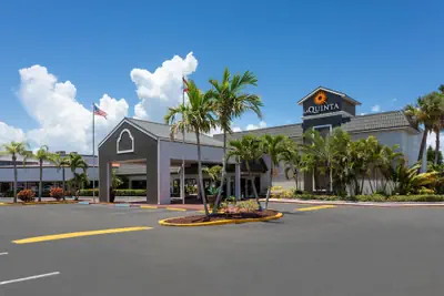 Photo 2 - La Quinta Inn by Wyndham Cocoa Beach-Port Canaveral