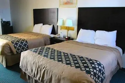Photo 4 - Rodeway Inn