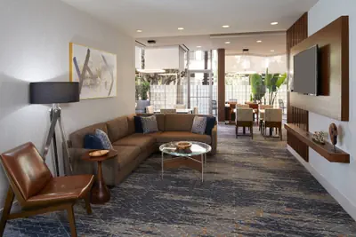 Photo 4 - Courtyard by Marriott Los Angeles LAX/Century Boulevard