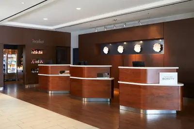 Photo 2 - Courtyard by Marriott Los Angeles LAX/Century Boulevard