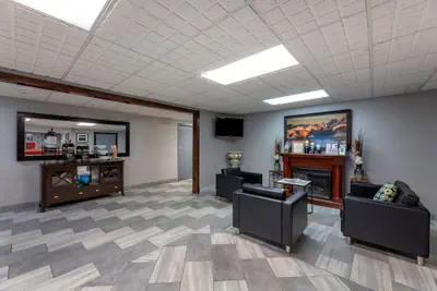 Photo 3 - Quality Inn Austintown - Youngstown West