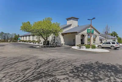 Photo 2 - Quality Inn Austintown - Youngstown West