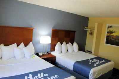 Photo 2 - Days Inn & Suites by Wyndham Gunnison