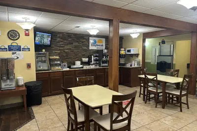 Photo 5 - Days Inn & Suites by Wyndham Gunnison