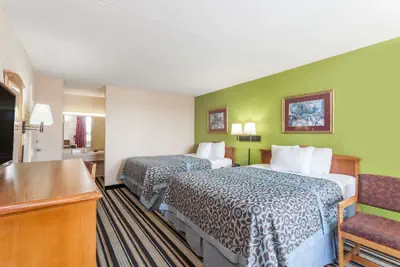 Photo 3 - Days Inn by Wyndham Jackson