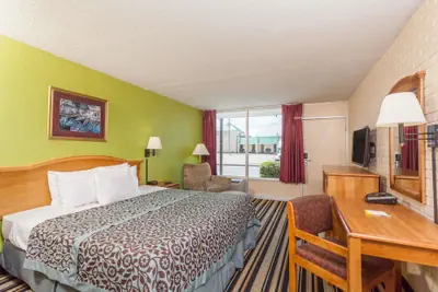 Photo 4 - Days Inn by Wyndham Jackson