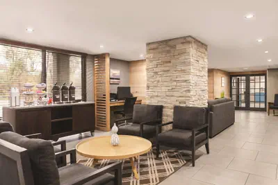 Photo 4 - Country Inn & Suites by Radisson, Williamsburg East (Busch Gardens), VA