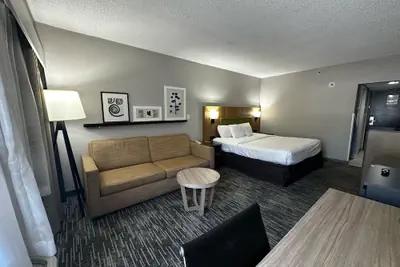 Photo 5 - Country Inn & Suites by Radisson, Williamsburg East (Busch Gardens), VA