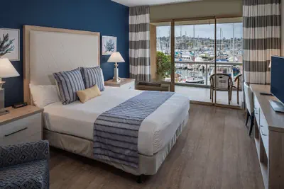 Photo 2 - Bay Club Hotel & Marina