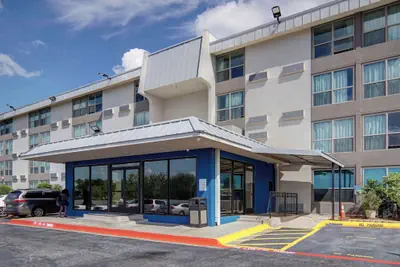 Photo 2 - Motel 6 Fort Worth, TX - Downtown East