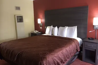 Photo 5 - Americas Best Value Presidents Inn on Munras