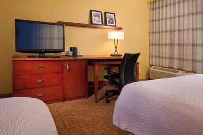 Photo 5 - Courtyard by Marriott Richmond West