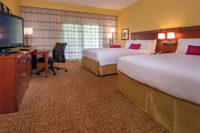 Photo 4 - Courtyard by Marriott Richmond West