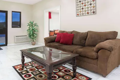 Photo 4 - Ramada by Wyndham Pelham