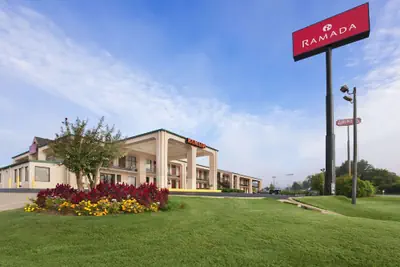 Photo 2 - Ramada by Wyndham Pelham