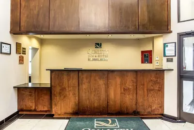 Photo 5 - Quality Inn & Suites Coliseum