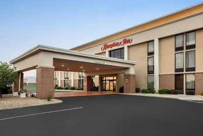 Photo 2 - Hampton Inn Springfield-South