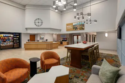 Photo 4 - Hampton Inn Springfield-South