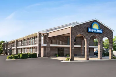 Photo 2 - Days Inn by Wyndham Demopolis