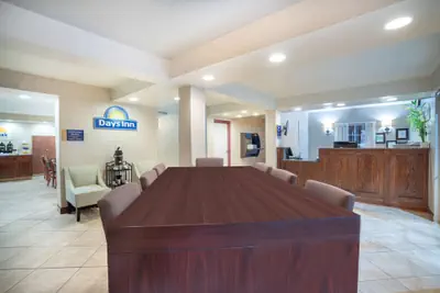 Photo 4 - Days Inn by Wyndham Cave City