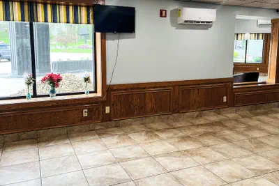Photo 4 - Motel 6 – Tiffin, OH