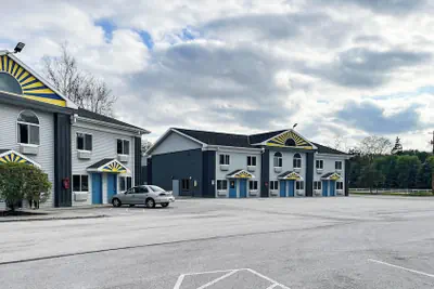Photo 2 - Motel 6 – Tiffin, OH
