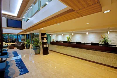 Photo 3 - DoubleTree by Hilton Hotel Alana - Waikiki Beach