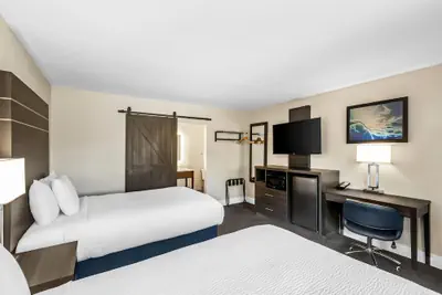Photo 5 - Travelodge by Wyndham Santa Rosa Wine Country