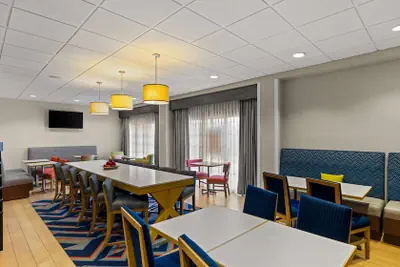 Photo 3 - Hampton Inn Bloomington