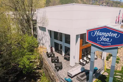 Photo 2 - Hampton Inn Gatlinburg