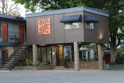 Photo 2 - The Vine Inn Davis
