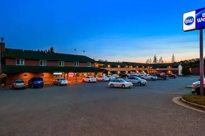 Photo 2 - Best Western Bidarka Inn