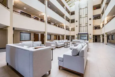Photo 2 - Quality Suites Lansing West