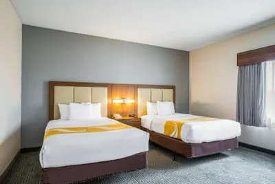 Photo 5 - Quality Suites Lansing West
