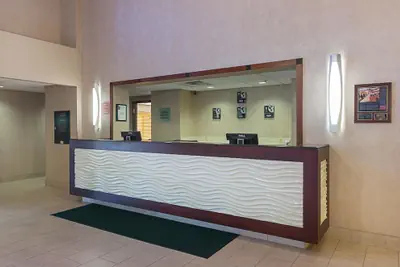 Photo 3 - Quality Suites Lansing West