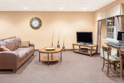 Photo 3 - Microtel Inn & Suites by Wyndham Quincy Downtown/River Area
